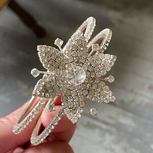 Double Band Hinged Rhinestone Flower Bangle Bracelet On Silver Tone